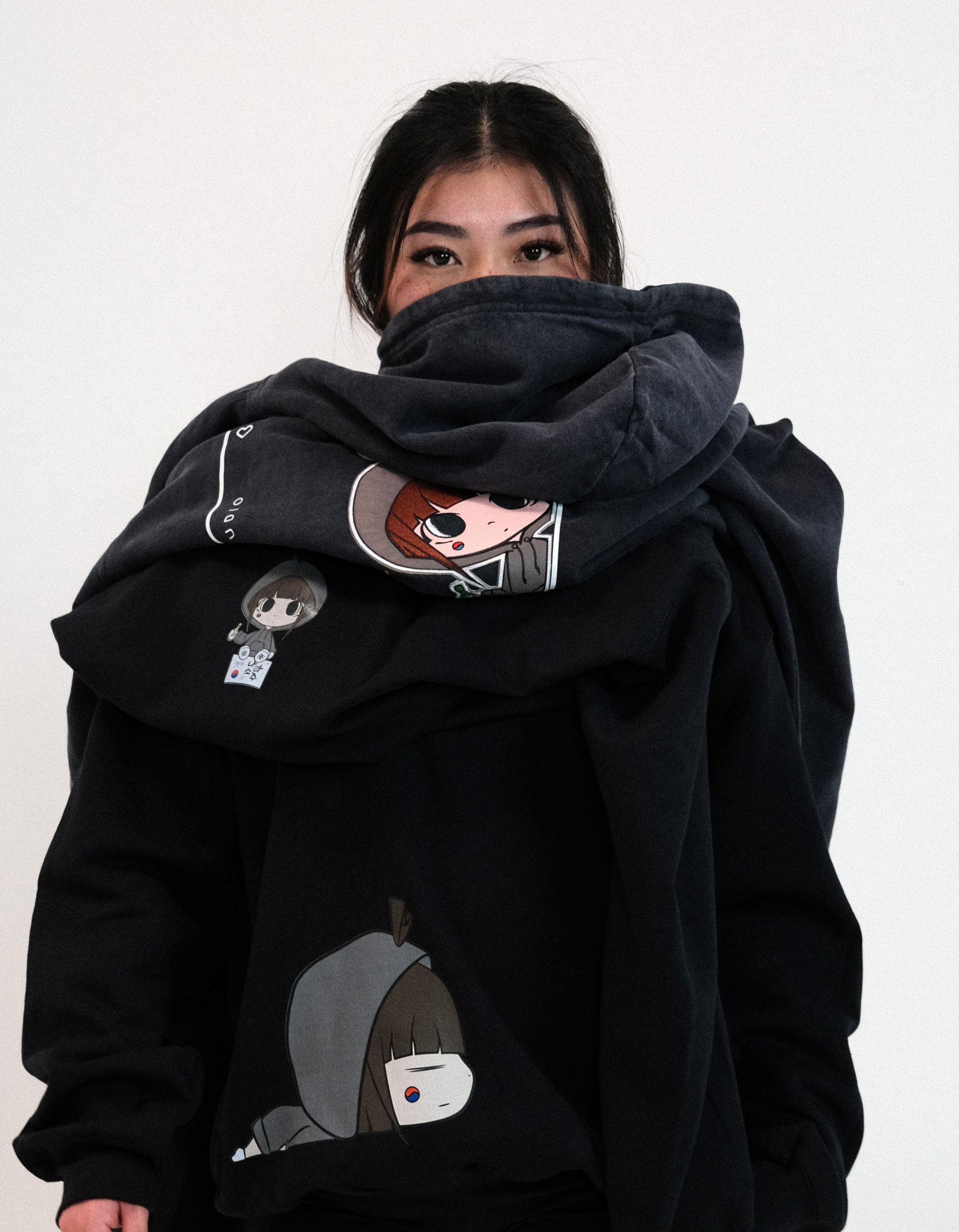 Nara hoodie, sunglasses
